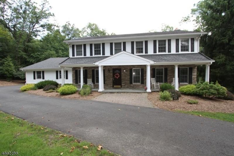 631 Pawnee Ln - Photo 1