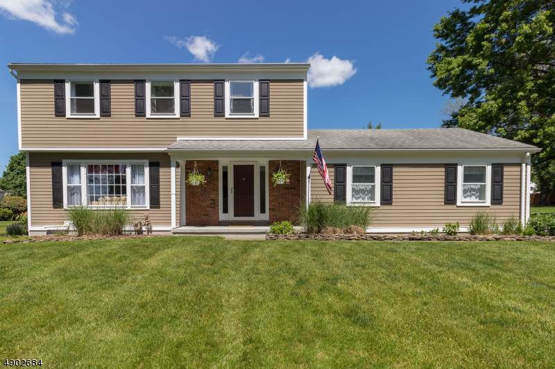 44 Cloverhill Dr - Photo 1