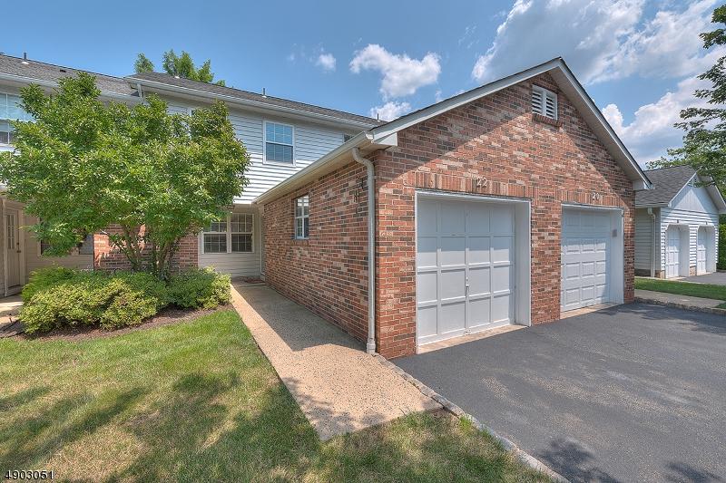 22 Lexington Ct - Photo 1