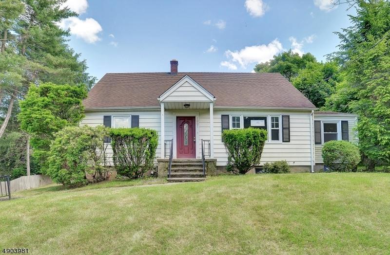 1007 Colonial Rd - Photo 1