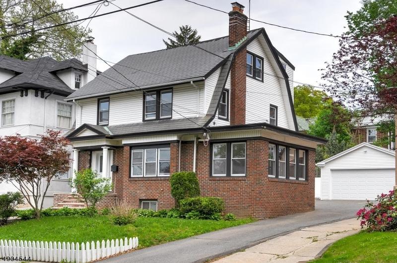 479 Parker St - Photo 1