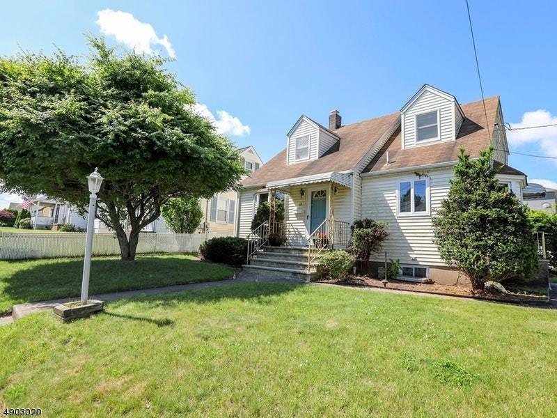 63 Hobart Pl - Photo 1