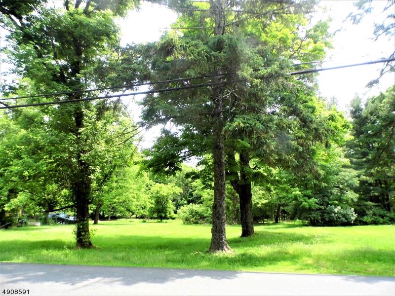 25 Park Pl - Photo 1