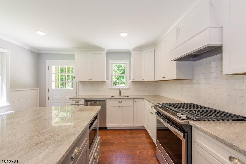 15 Sleepy Hollow Rd - Photo 1