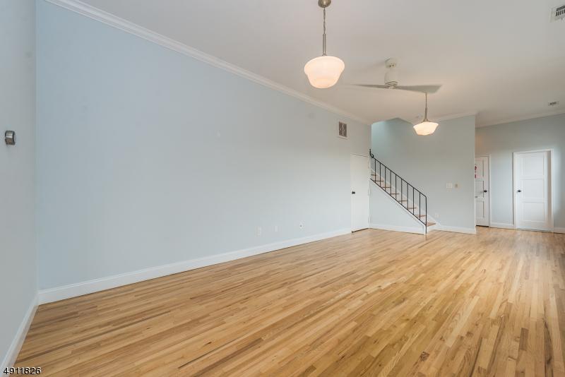 295 Bloomfield Ave C0007 - Photo 1