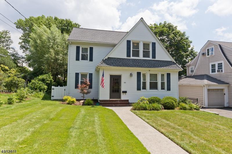 40 Suffolk Ave - Photo 1