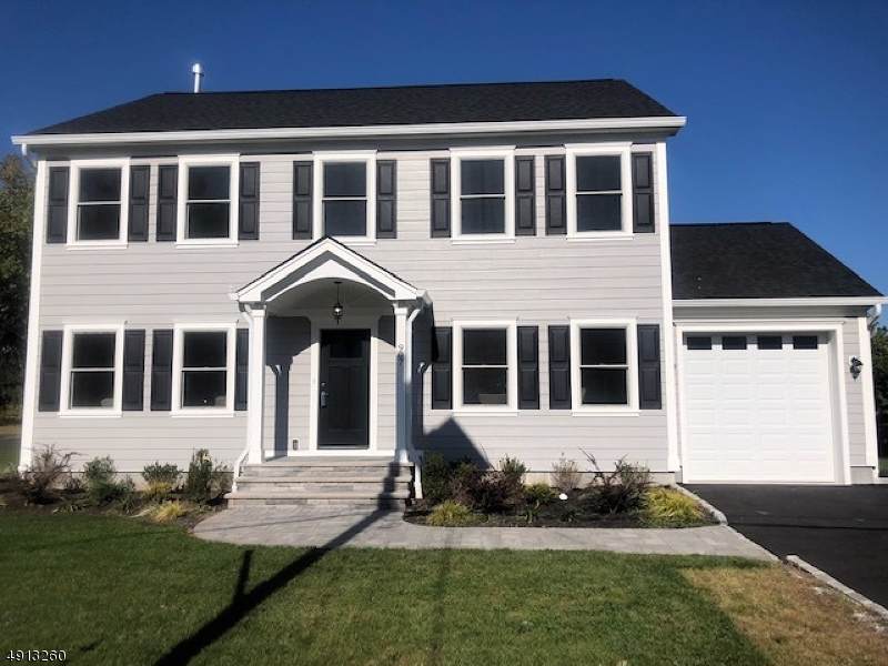 907 Grandview Ave - Photo 1
