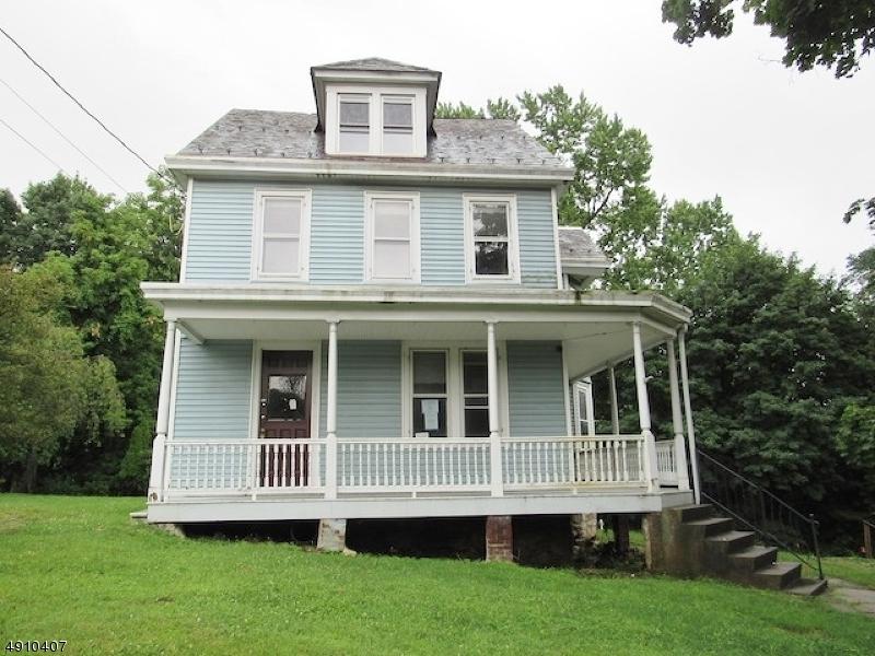 102 Fairview Ave - Photo 1