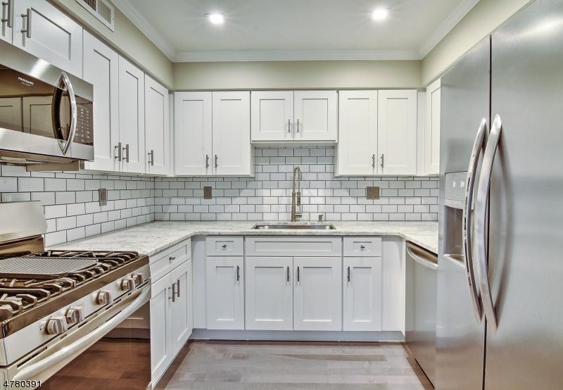 37 Cobb Place - Photo 1
