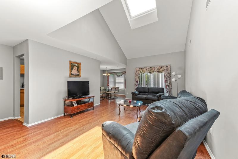 70 Loch Ln - Photo 1