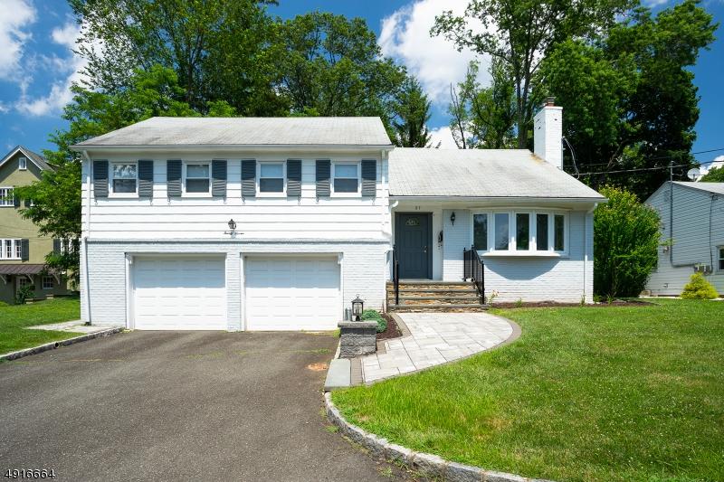 27 Hobart Ave - Photo 1