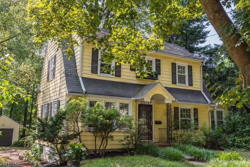295 Middlesex Ave - Photo 1