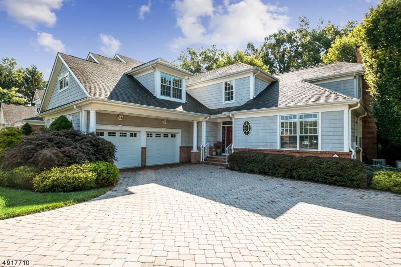 33 Melrose Ln - Photo 1