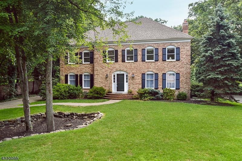 42 Woodmere Dr - Photo 1