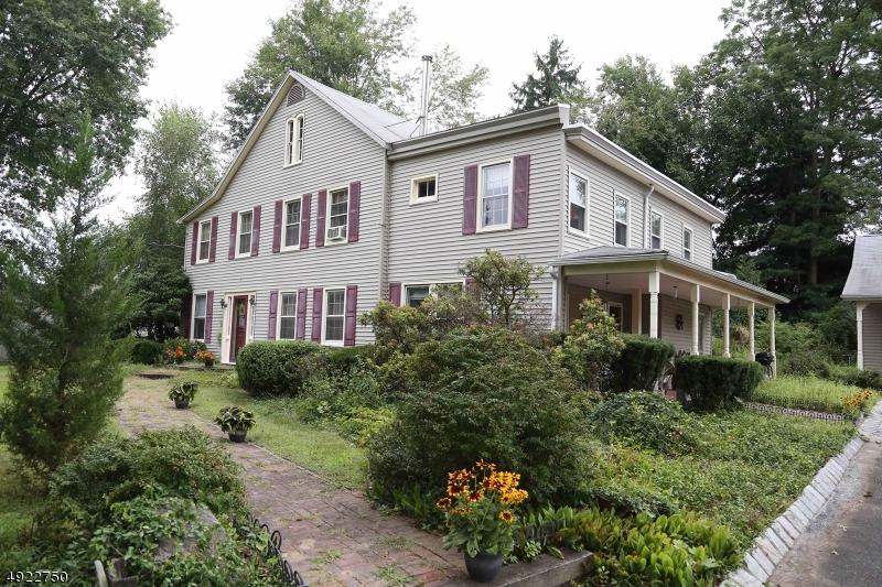 10 Cedar St - Photo 1