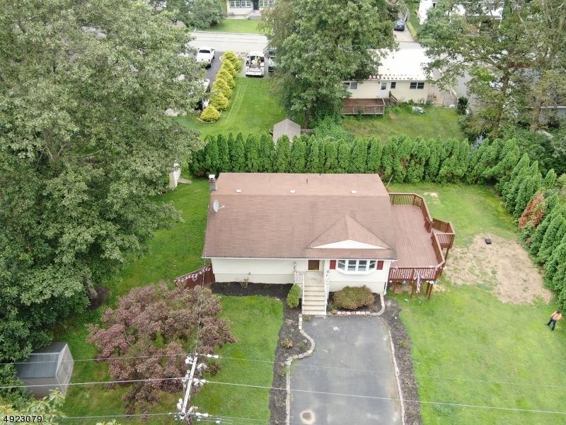 133 Windsor Ave - Photo 1