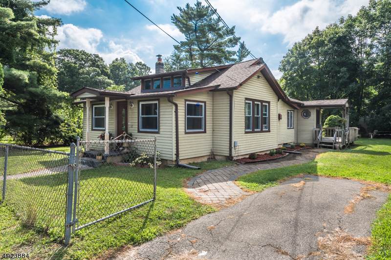 32 Center St - Photo 1