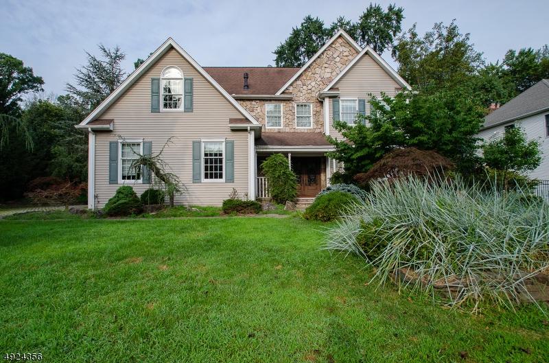 16 Eastbrook Rd - Photo 1