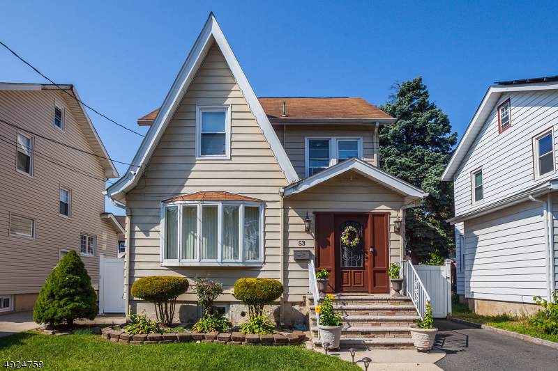 53 Fairway Ave - Photo 1