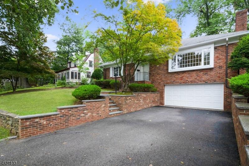 85 Park Ave - Photo 1