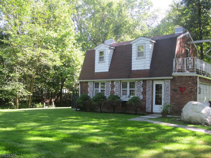 1 Donna Ln - Photo 1
