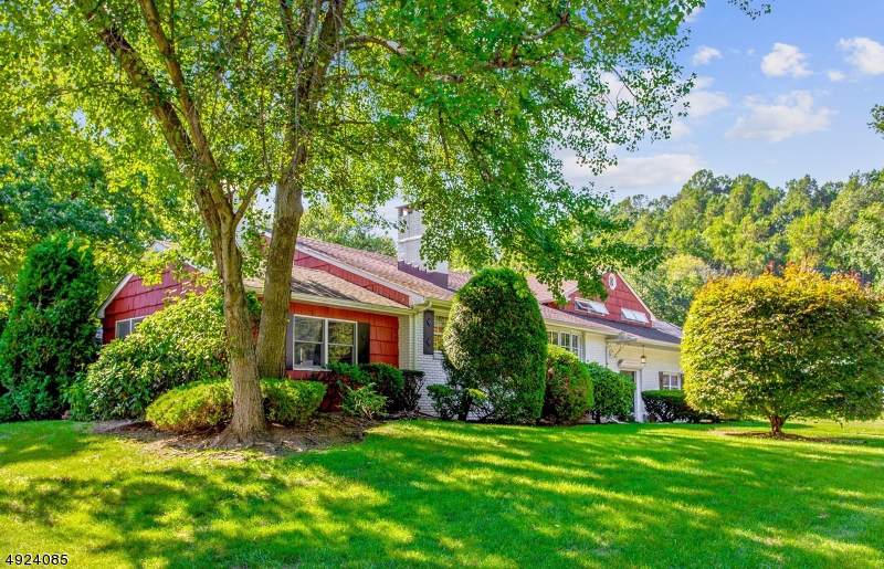 229 Robin Hood Rd - Photo 1