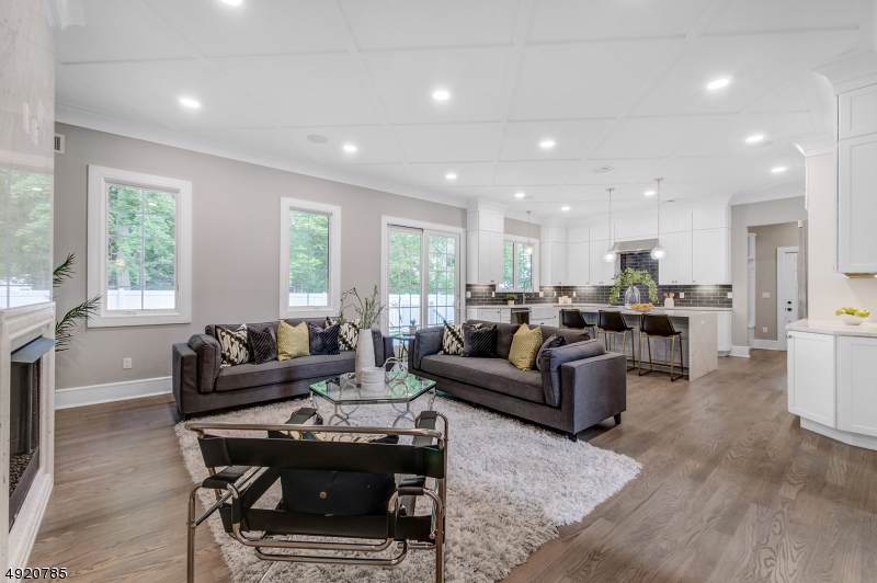 5 Avon Ave - Photo 1