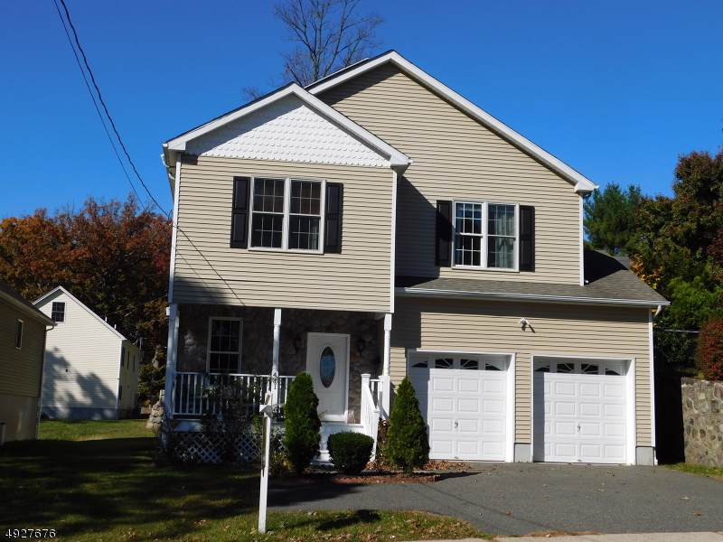 411 Washington St - Photo 1