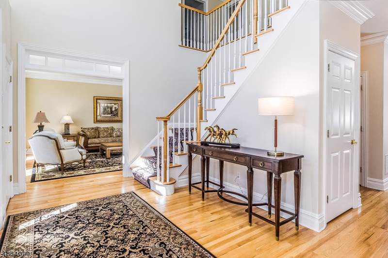 82 Southern Blvd - Photo 1