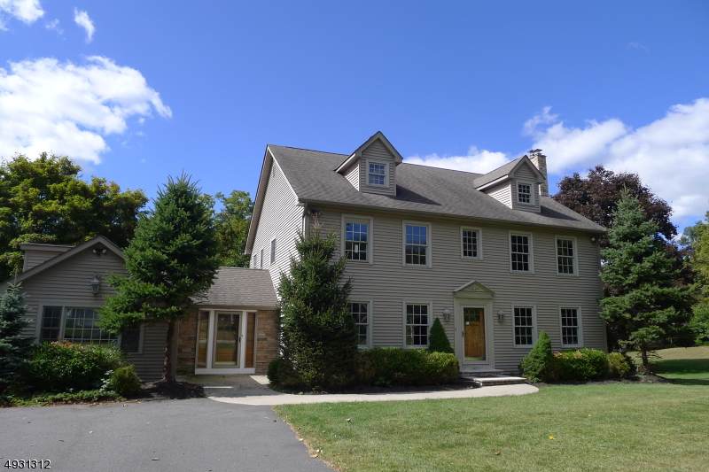 92 Broad St - Photo 1