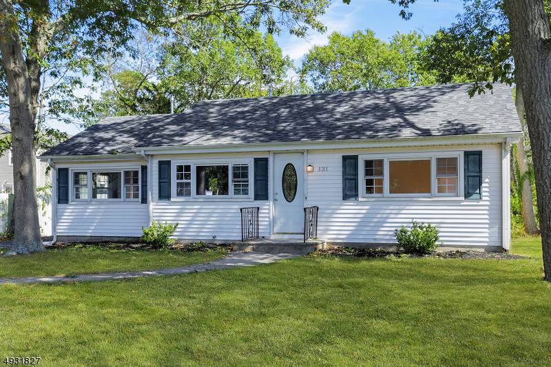 131 Pine Needle Dr - Photo 1
