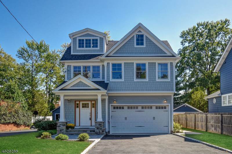 525 Washington St - Photo 1