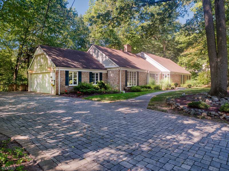 6 Roberts Dr - Photo 1