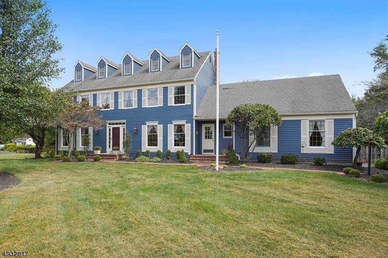 10 Squires Ln - Photo 1