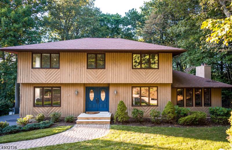 15 Sunset Dr - Photo 1
