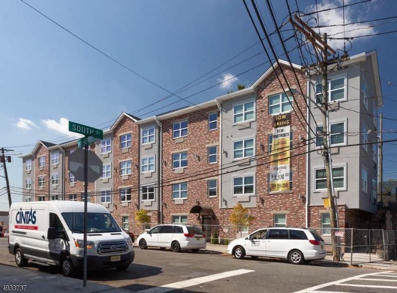 437 Mulberry St - Photo 1