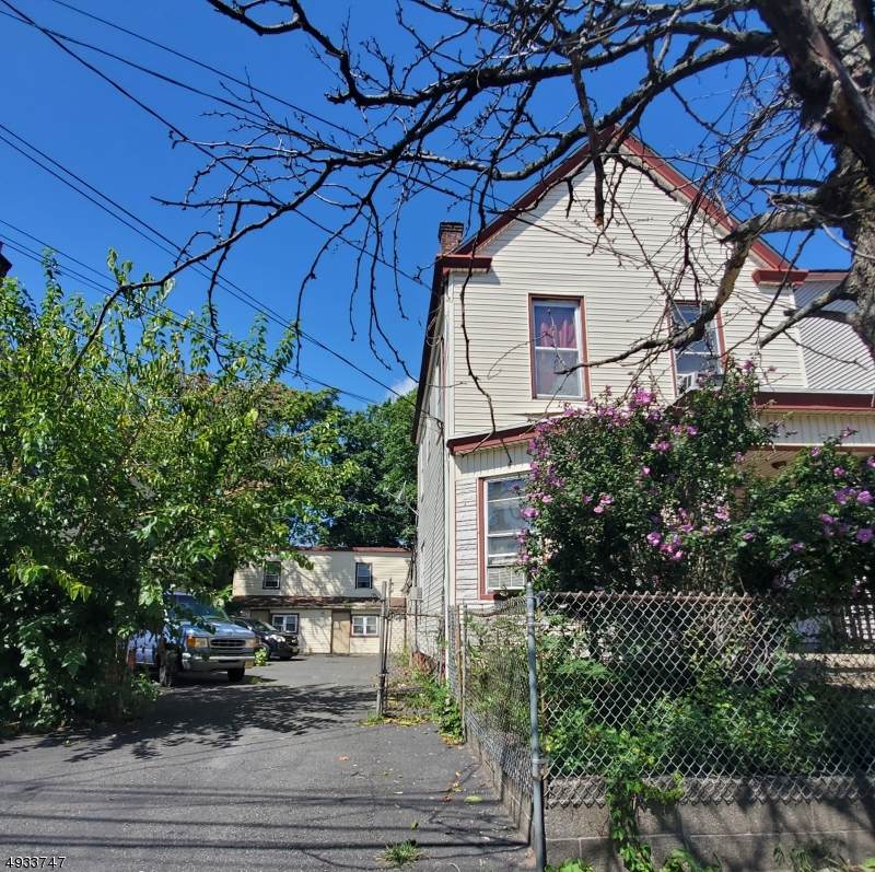 275 Clinton Pl - Photo 1
