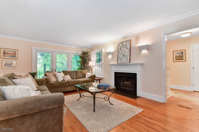 24 Maple St - Photo 1