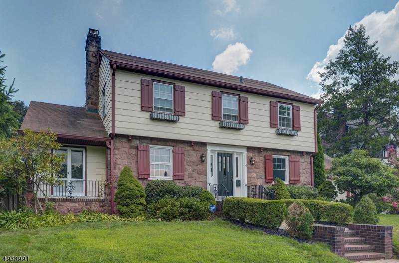 4 Norfolk Ave - Photo 1