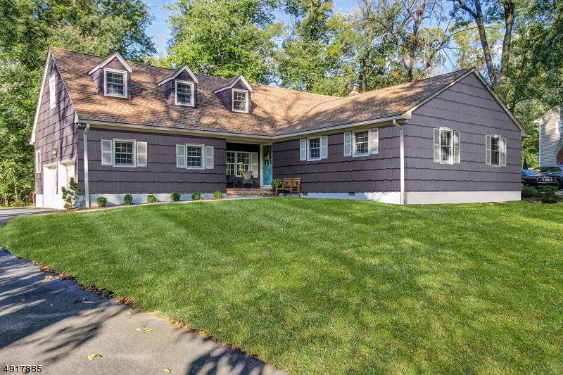 53 Pitcairn Dr - Photo 1