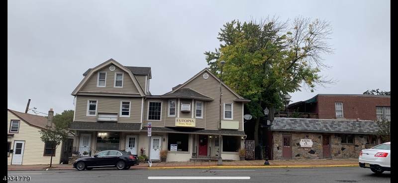 474 Bloomfield Ave - Photo 1
