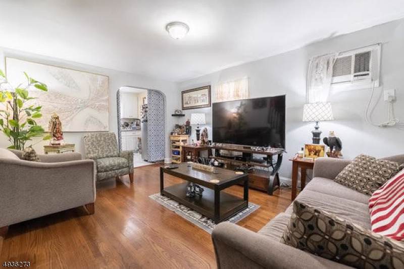 606 Summer St - Photo 1