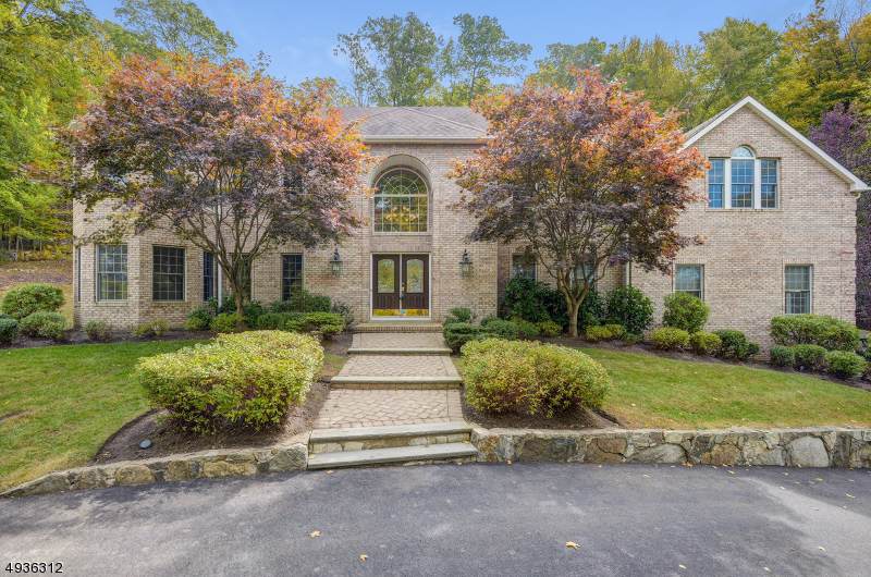 24 Douglas Dr - Photo 1