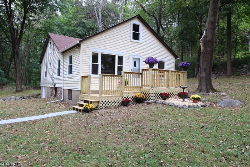 5 Lee Rd - Photo 1