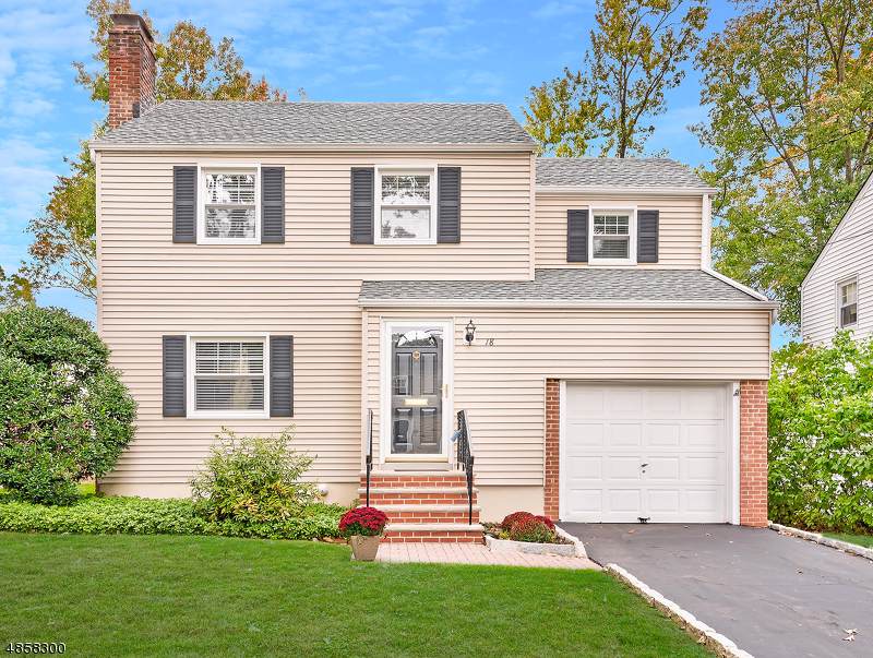 18 Yale St - Photo 1