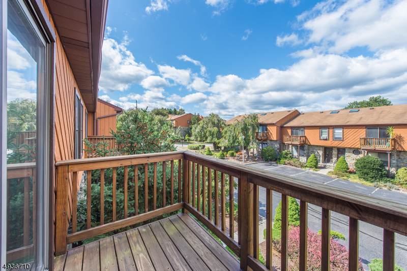 10 Brookside Heights - Photo 1