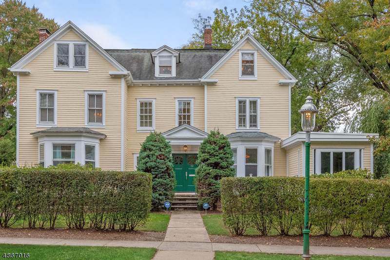 306 Warwick Ave - Photo 1