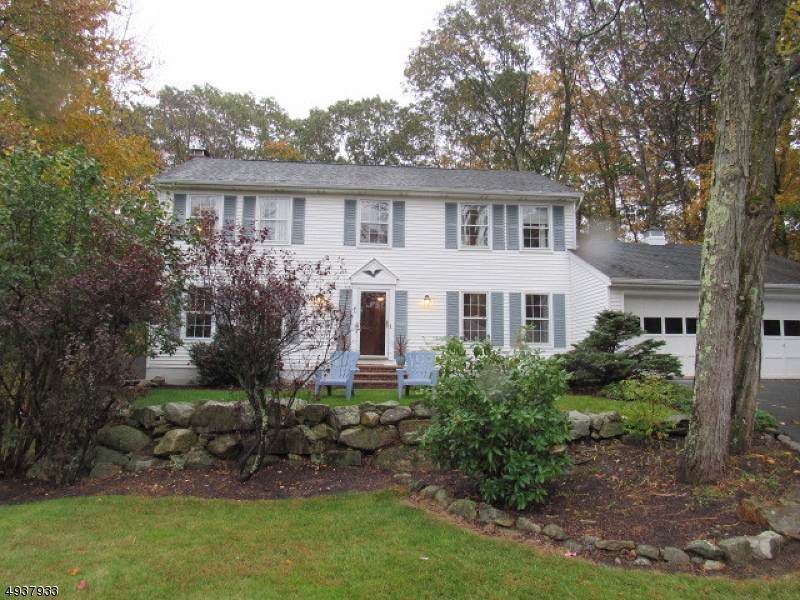 22 Byron Pl - Photo 1