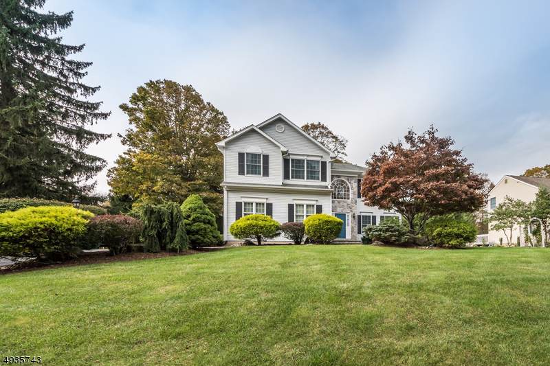 39 Marjaleen Dr - Photo 1