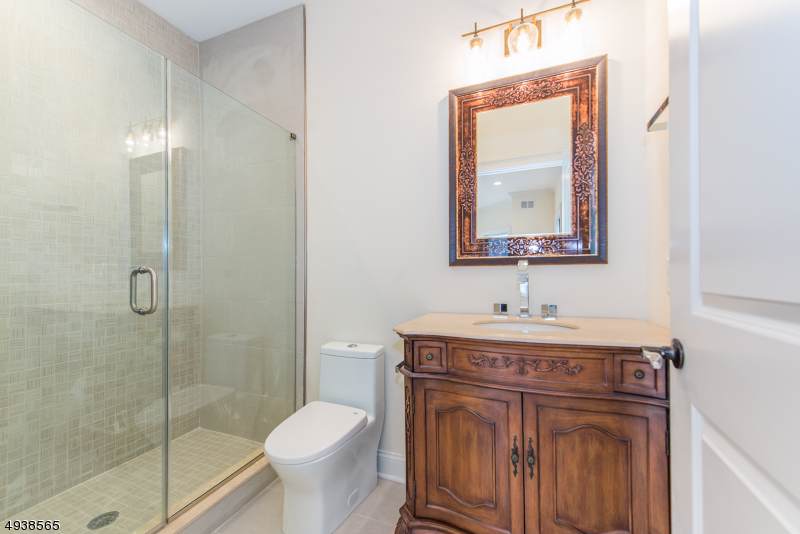 31 Grandview Ave - Photo 1